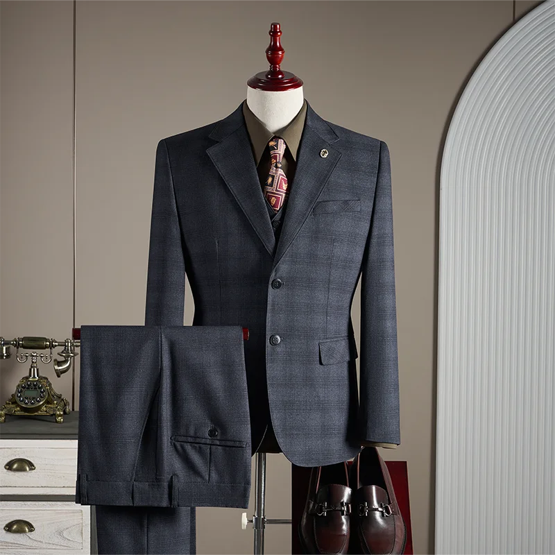 VÉRITÉ CHECKERED 3-PIECE SUIT