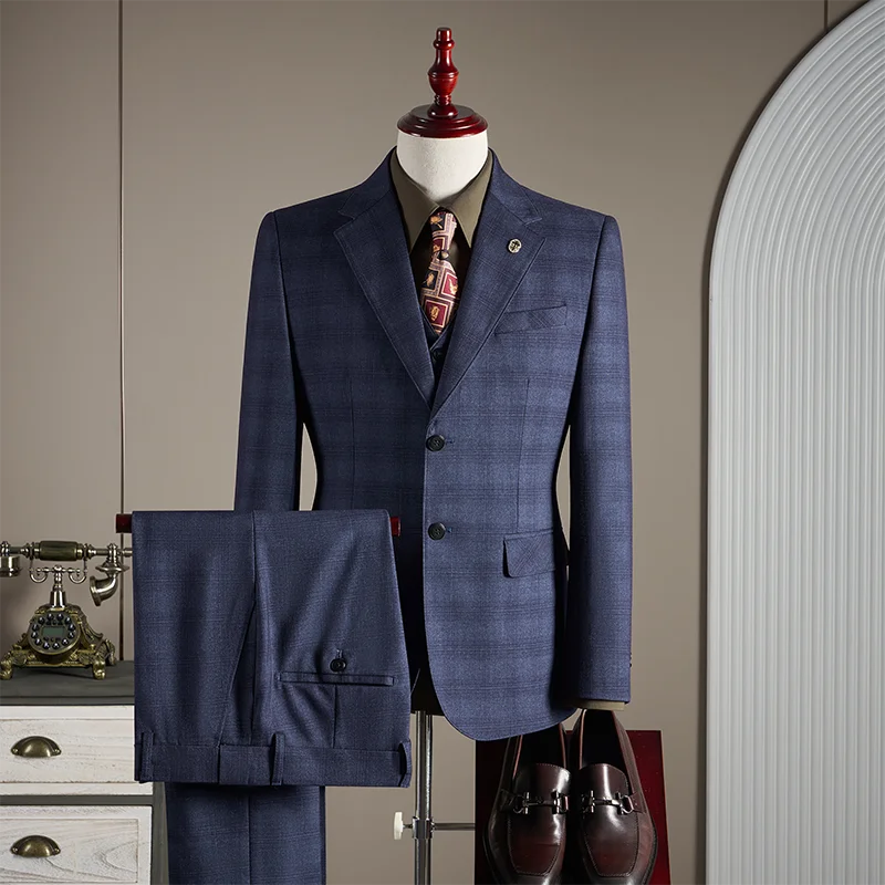 VÉRITÉ CHECKERED 3-PIECE SUIT